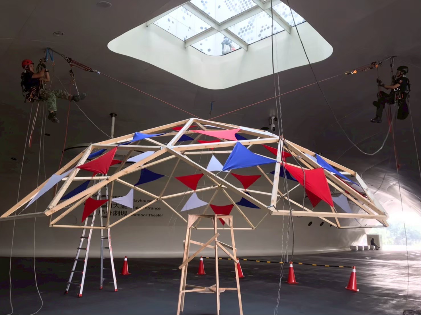 高空藝術品工程